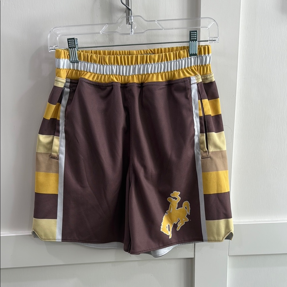 19NINE - University of Wyoming Cowboys basketball shorts  sz Small